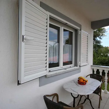 In - Insel Krk 13588 شقة *